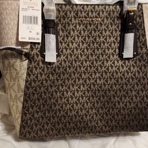 Michael kors EW tote